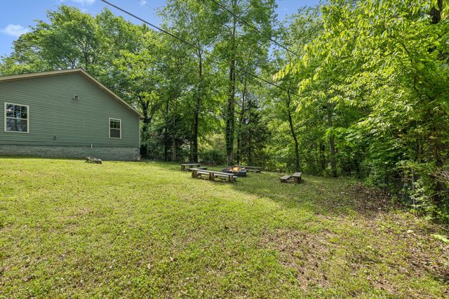1008 Swift Dr, Clarksville, TN 37040