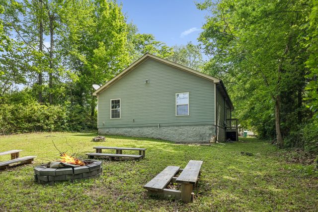 1008 Swift Dr, Clarksville, TN 37040