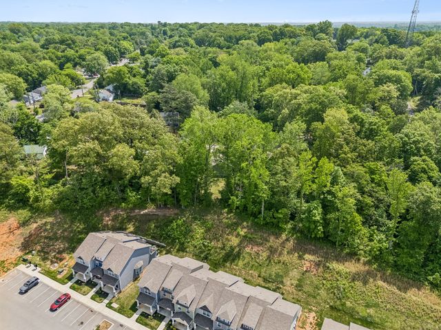1008 Swift Dr, Clarksville, TN 37040