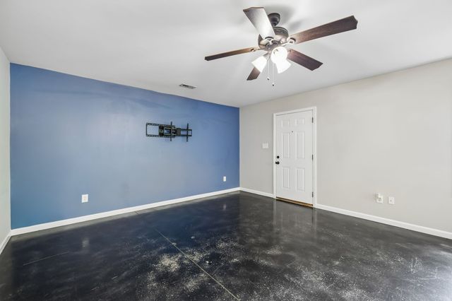 1008 Swift Dr, Clarksville, TN 37040