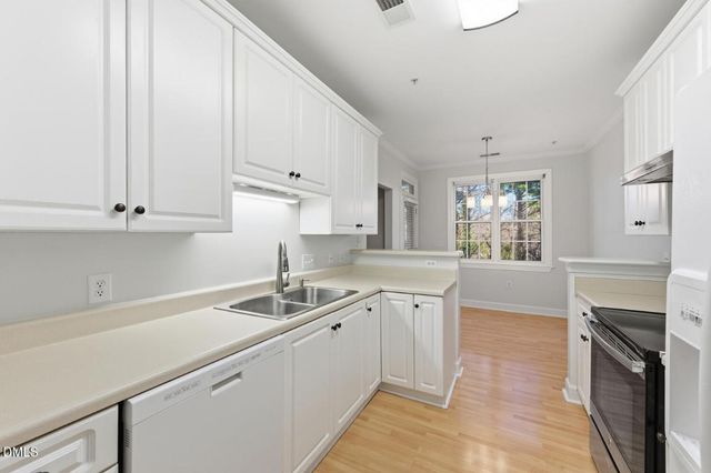 116 Northbrook Drive 204, Raleigh, NC 27609