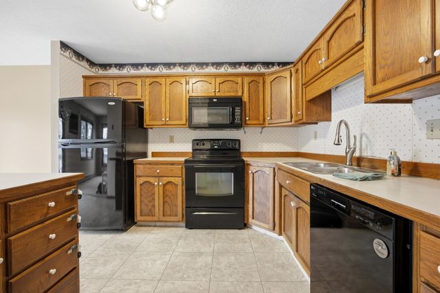 22 Fremont Drive S, Fargo, ND 58103