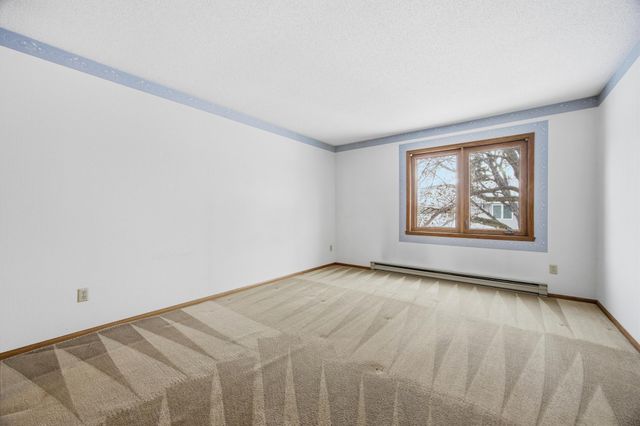 22 Fremont Drive S, Fargo, ND 58103