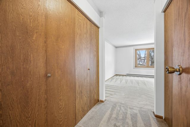 22 Fremont Drive S, Fargo, ND 58103