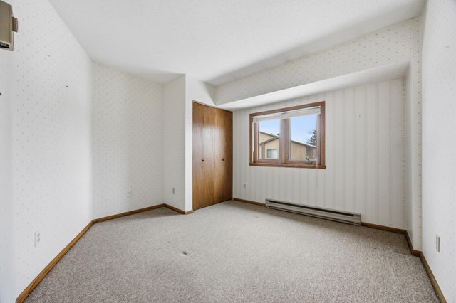 22 Fremont Drive S, Fargo, ND 58103