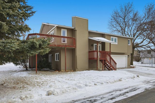 22 Fremont Drive S, Fargo, ND 58103