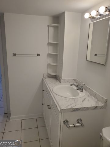 2111 Fairhaven Circle TER LEVEL, Atlanta, GA 30305