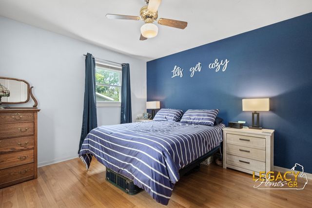 1031 Worcester Drive NE, Grand Rapids, MI 49505