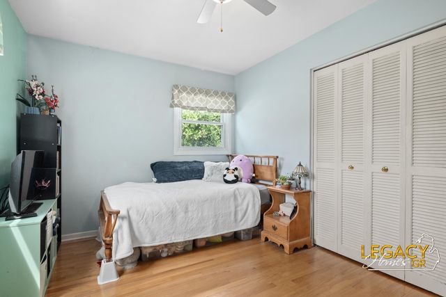 1031 Worcester Drive NE, Grand Rapids, MI 49505