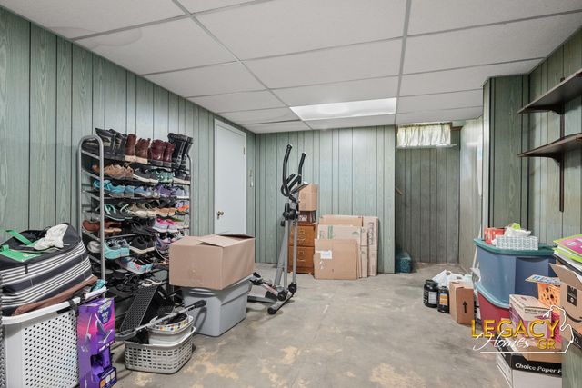 1031 Worcester Drive NE, Grand Rapids, MI 49505