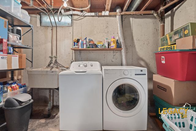 1031 Worcester Drive NE, Grand Rapids, MI 49505