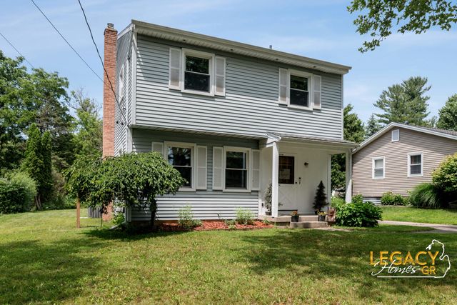 1031 Worcester Drive NE, Grand Rapids, MI 49505