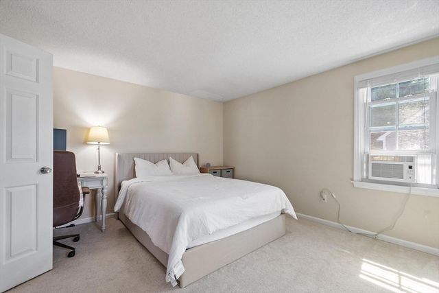 29 Lindsey Ln, Dracut, MA 01826