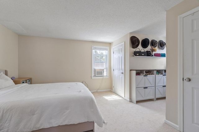 29 Lindsey Ln, Dracut, MA 01826