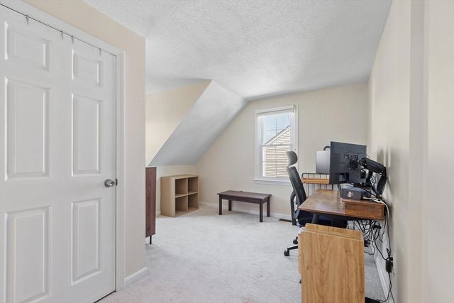 29 Lindsey Ln, Dracut, MA 01826