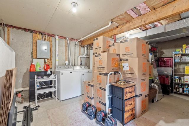 29 Lindsey Ln, Dracut, MA 01826