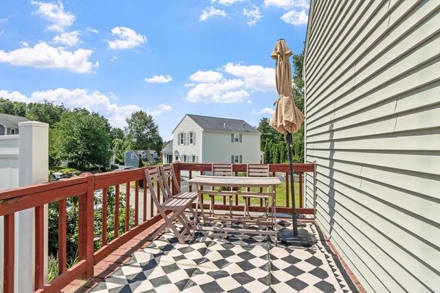 29 Lindsey Ln, Dracut, MA 01826
