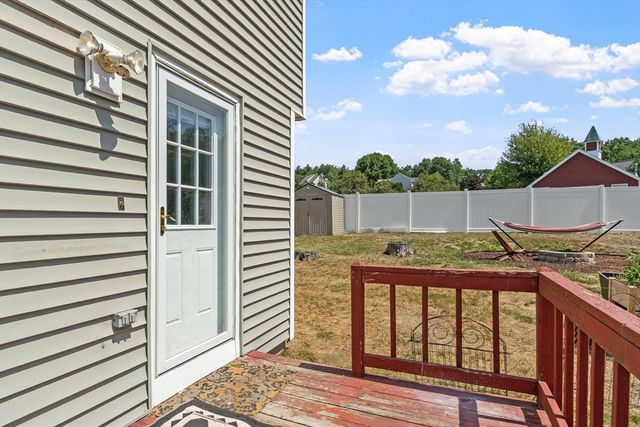 29 Lindsey Ln, Dracut, MA 01826