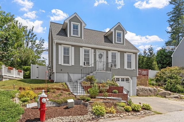 29 Lindsey Ln, Dracut, MA 01826