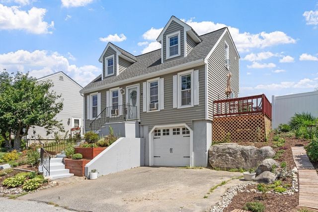 29 Lindsey Ln, Dracut, MA 01826