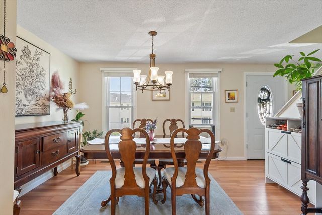 29 Lindsey Ln, Dracut, MA 01826