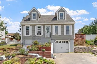 29 Lindsey Ln, Dracut, MA 01826