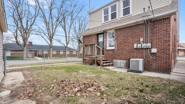 2858 Fort Park Boulevard, Lincoln Park, MI 48146