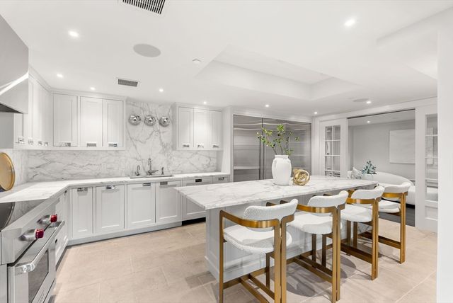 2 Commonwealth 10A, Boston, MA 02116