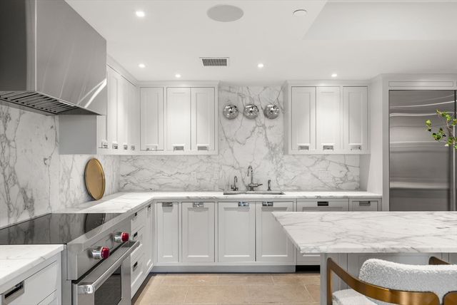 2 Commonwealth 10A, Boston, MA 02116