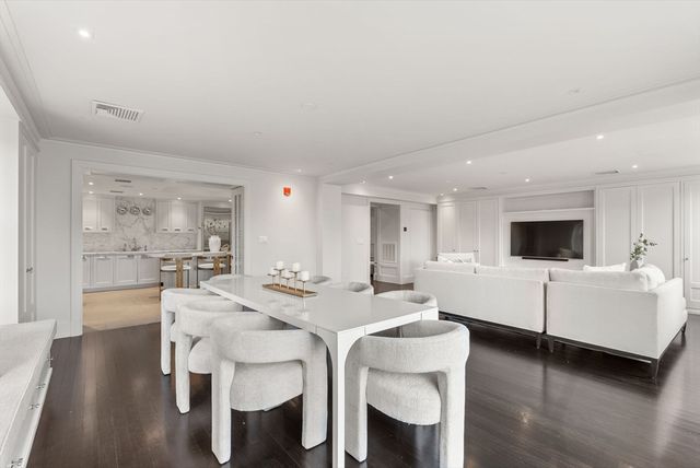 2 Commonwealth 10A, Boston, MA 02116