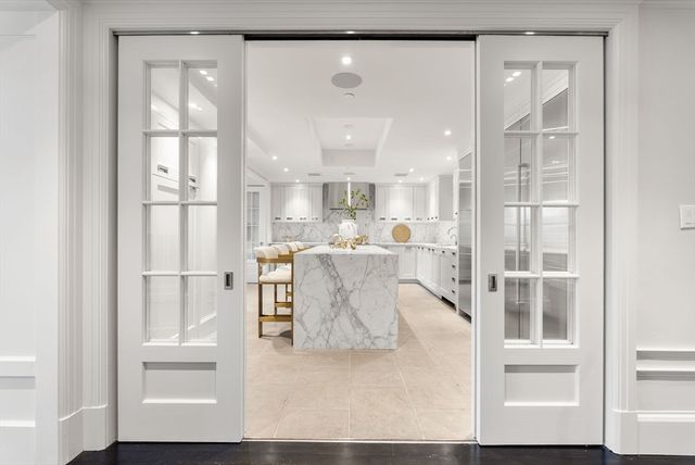 2 Commonwealth 10A, Boston, MA 02116