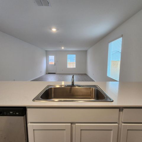 543 Commander Abbott DR, Jarrell, TX 76537