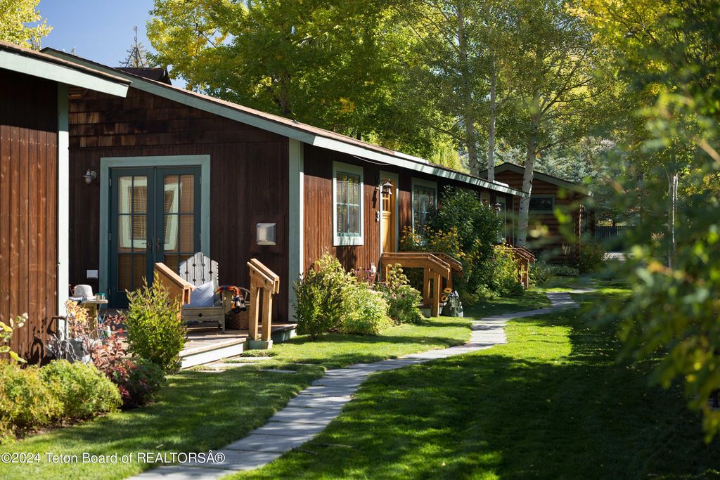 433, 435 N GLENWOOD Street, Jackson, WY 83001 photo 3