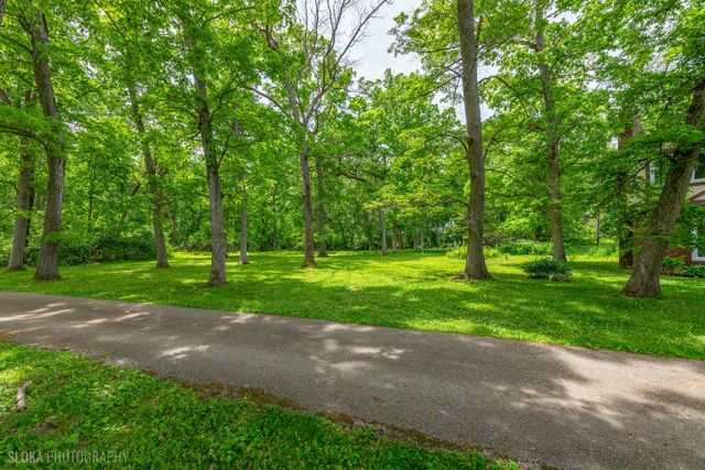 4 Auburn Lane, Barrington Hills, IL 60010