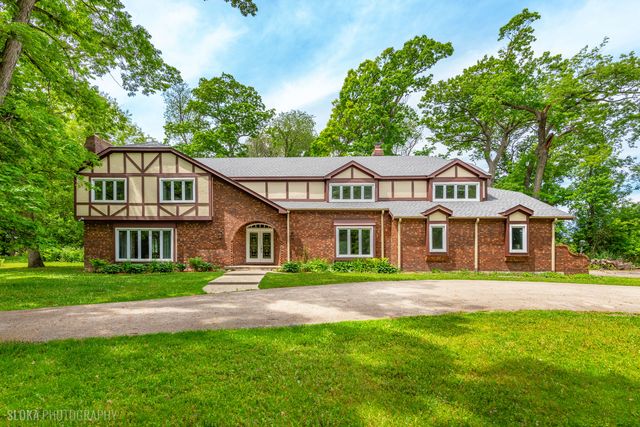 4 Auburn Lane, Barrington Hills, IL 60010