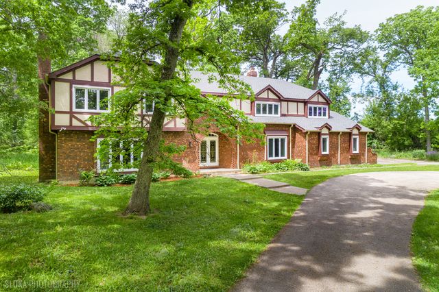 4 Auburn Lane, Barrington Hills, IL 60010