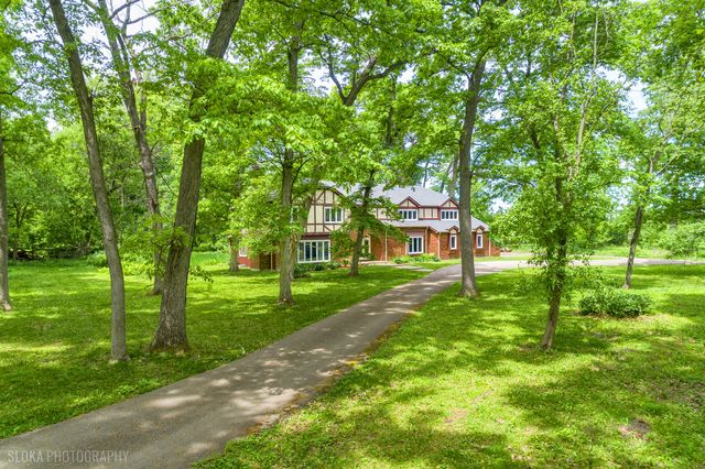 4 Auburn Lane, Barrington Hills, IL 60010