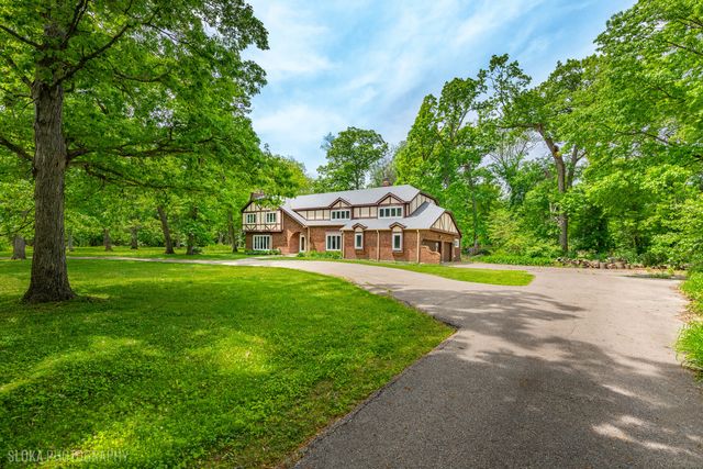 4 Auburn Lane, Barrington Hills, IL 60010