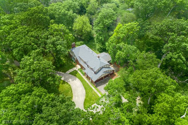 4 Auburn Lane, Barrington Hills, IL 60010