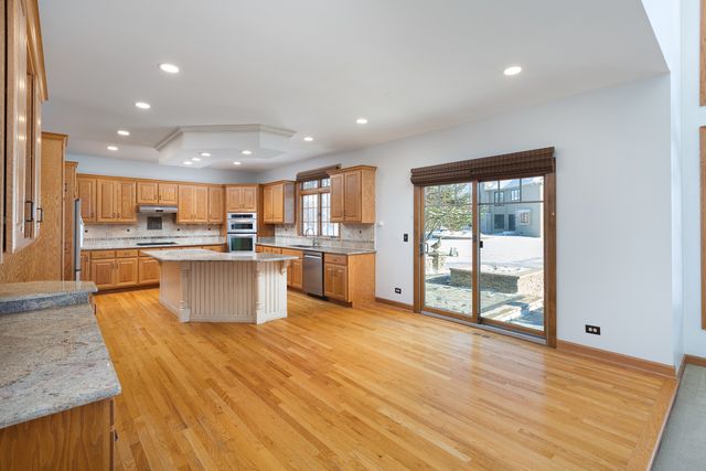 2652 Charlestowne Lane, Naperville, IL 60564