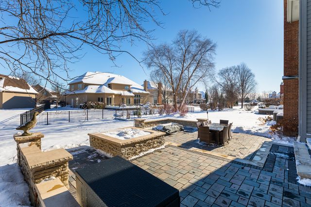 2652 Charlestowne Lane, Naperville, IL 60564