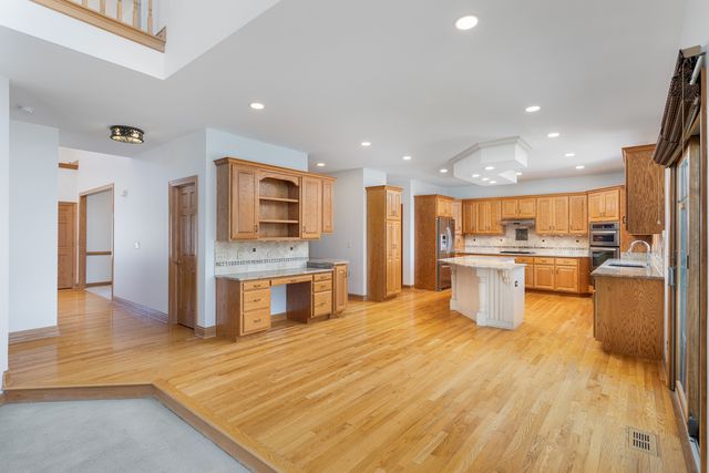 2652 Charlestowne Lane, Naperville, IL 60564