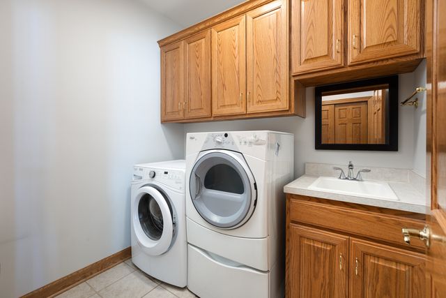 2652 Charlestowne Lane, Naperville, IL 60564