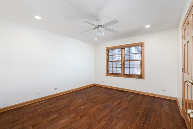 2652 Charlestowne Lane, Naperville, IL 60564