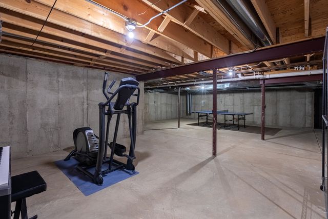 2652 Charlestowne Lane, Naperville, IL 60564