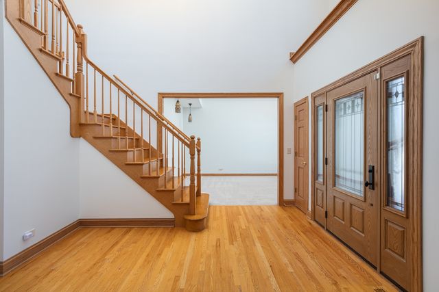 2652 Charlestowne Lane, Naperville, IL 60564