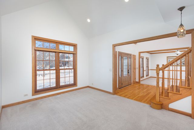 2652 Charlestowne Lane, Naperville, IL 60564