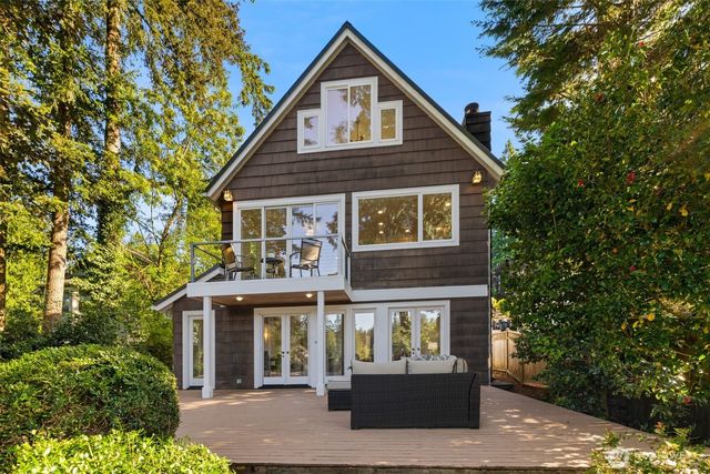 2057 E Beaver Lake Drive SE, Sammamish, WA 98075
