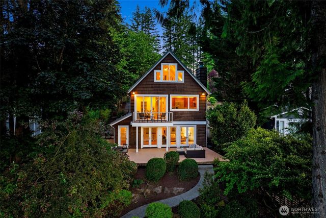 2057 E Beaver Lake Drive SE, Sammamish, WA 98075