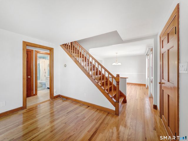 2 Arthur Court, North Branford, CT 06471